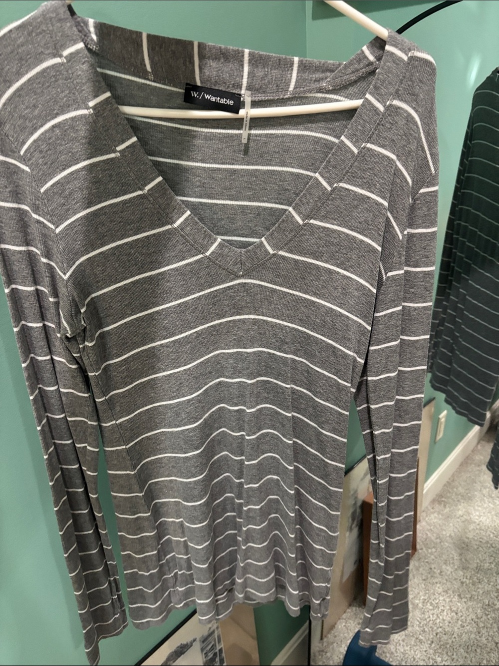 W. by Waittable Gray Striped V-Neck Long Sleeve Tee